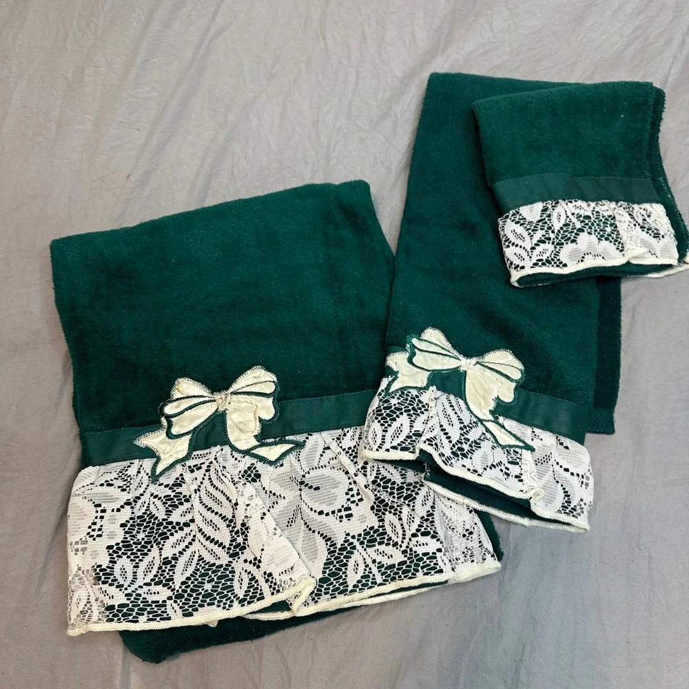 Elizabeth Gray Hunter Green Towel Set 3pc Lace Trim Bows Vintage 100% Cotton USA